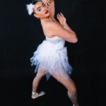 Kalani Hilliker Instagram - Swan lake🦢