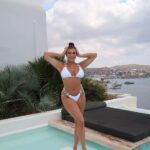 Kalani Hilliker Instagram - Come with me, fly you out to Greece🐚🇬🇷🤍 Mykonos, Greece