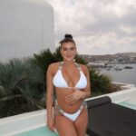 Kalani Hilliker Instagram - Come with me, fly you out to Greece🐚🇬🇷🤍 Mykonos, Greece