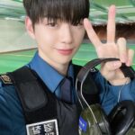 Kang Daniel Instagram - V!