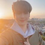 Kang Daniel Instagram - 서울노을좋음☺️