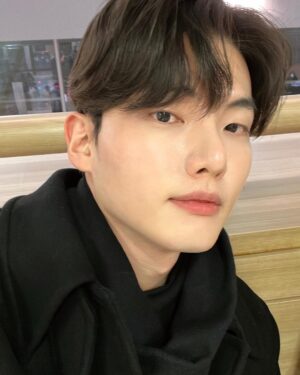 Kang Eun-bin Instagram - 감기조심☃️
