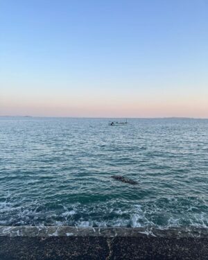 Kang Eun-bin Instagram - 바다 참 좋아하네 🌊🌊