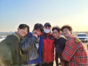 Kang Yoo-seok Instagram - 우당탕탕~
사고 치러가자!!