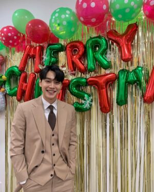 Kang Yoo-seok Instagram - 크리스마스 끄읏!🎅