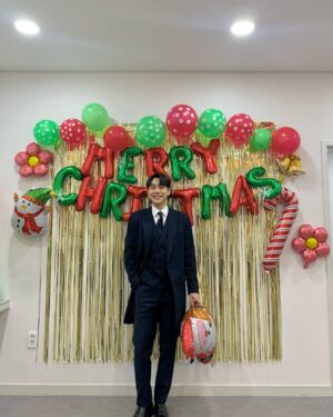 Kang Yoo-seok Instagram - 크리스마스 끄읏!🎅