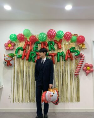 Kang Yoo-seok Instagram - 크리스마스 끄읏!🎅