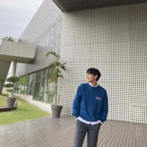 Kang Yoo-seok Instagram - 이번 새빛남고 학생회를 통해 정말 많이배우고 
좋은친구들 스탭분들과 너무나도 재밌고 촬영한거 같아서 행복하네요.
그리고 무엇보다 여러분들의 사랑덕분에 행복했습니다!
-신우-🐶