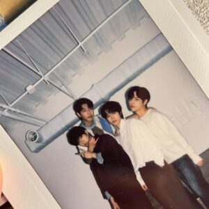 Kang Yoo-seok Instagram - 이번 새빛남고 학생회를 통해 정말 많이배우고 
좋은친구들 스탭분들과 너무나도 재밌고 촬영한거 같아서 행복하네요.
그리고 무엇보다 여러분들의 사랑덕분에 행복했습니다!
-신우-🐶