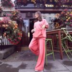 Kanika Kapoor Instagram - “I’m Living - I’m a Liver “ 🧸 ~Orry Thank you @octave999 for my tracks.. London, United Kingdom