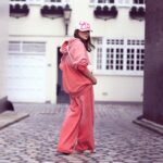 Kanika Kapoor Instagram - “I’m Living - I’m a Liver “ 🧸 ~Orry Thank you @octave999 for my tracks.. London, United Kingdom