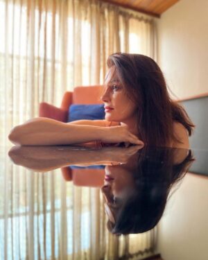 Kanika Maheshwari Instagram - slowly falling in love with this perspective of myself💗

#lovemyself #mirror #myself #love #happy #happiness #blessed #blessings #perspective #kind #smile #beautiful #beauty #life #livinglife #healingtime #selfcare #selflove #relax #kanikamaheshwari