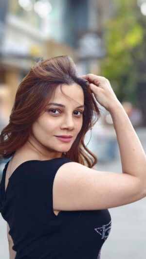 Kanika Maheshwari Instagram - Clicking vibes, creating memories in clicks. 📸✨

#memories #photos #instaphoto #pics #camera #click #vibes #smile #happy #blessed #photooftheday #photoeveryday #photo #photogram #love #happiness #kanikamaheshwari