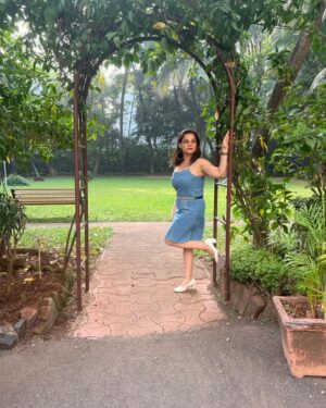 Kanika Maheshwari Instagram - In a world of blues, but my vibes are anything but. 💙✨

#love #blue #ootd #fashionista #bluedress #denimdress #beautiful #healing #innerpeace #loveyourself #feelinggood #instagood #photooftheday #summer #naturelovers #nature #happy #smile #sun #fun #nofilter #dress #modern #bluest #sunset #street #streetwear #streetstyle #kanikamaheshwari