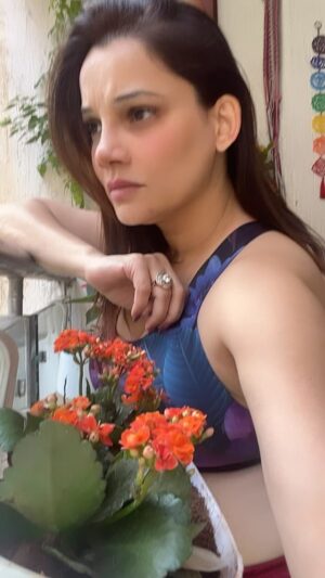 Kanika Maheshwari Instagram - Kon hai ye bewakuf shaks😤

#funnyvideos #comedy #fun #reels #videos #comedyvideos #funny #reelskarofeelkaro #reelsinstagram #funnyreels #comedyreels #fun #smile #laugh #laughter #reels #reelitfeelit #comedyvideo #funnyvideo #funnyaudios #girls #havingfun😄 #kanikamaheshwari