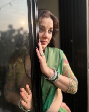 Kanika Maheshwari Instagram - Once you have started seeing the beauty of life, ugliness starts disappearing. If you start looking at life with joy, sadness starts disappearing.
~ Osho

#osholovers #love #osho #life #god #faith #faithoverfear #godbless #blessings #blessed #love #peace #believer #bekind #beautiful #peaceful #peaceofmind #lifelessons #lifecoach #lifecoachinglessons #smile #god #godisgood #blessings #lifeisgood #faithful #kanicamaheshwari