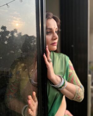 Kanika Maheshwari Instagram - Once you have started seeing the beauty of life, ugliness starts disappearing. If you start looking at life with joy, sadness starts disappearing.
~ Osho

#osholovers #love #osho #life #god #faith #faithoverfear #godbless #blessings #blessed #love #peace #believer #bekind #beautiful #peaceful #peaceofmind #lifelessons #lifecoach #lifecoachinglessons #smile #god #godisgood #blessings #lifeisgood #faithful #kanicamaheshwari