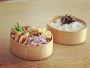 Kaoru Okunuki Instagram - .

お弁当も秋の新メニューを取り入れて。
「今週のお弁当は毎日大アタリだった！」
と、喜んでくれたけれど、ハズレの日もあるのかな？笑