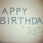 Kaoru Okunuki Instagram - . 「こっち見ないでねーーー！」 と言いながら、毎年恒例の飾りつけを。 いつまでこんな風にぺたぺたしてくれるかな。 2023.11.22 誕生日の朝に