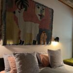 Kaoru Okunuki Instagram - . Paramount house hotel @paramounthousehotel 旅の後半に滞在したのはこちら。 元々はParamount pictures studio として使われていた建物をリノベーションしたホテルで、アートワークが可愛かったあ。 アメニティはさすがオーストラリアのAesop♡