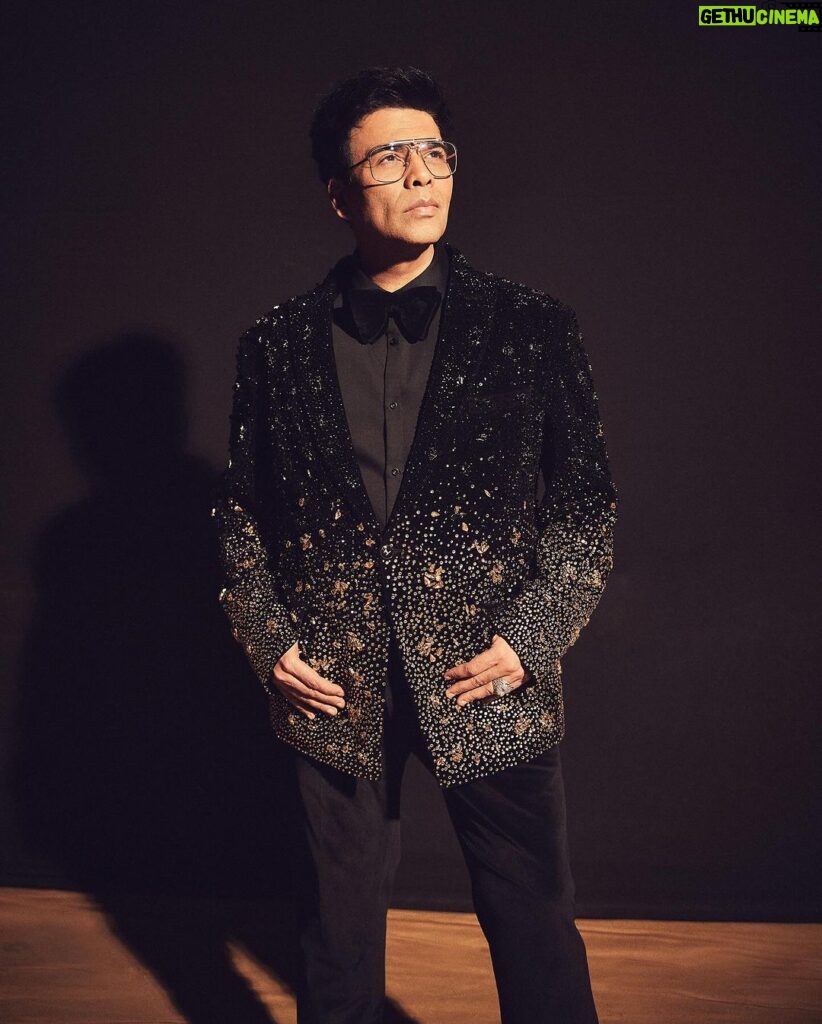 Karan Johar Instagram - Hosting @filmfare!!!!! Styled by @ekalakhani in @gauravguptaofficial 📷 @sheldon.santos