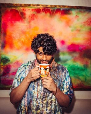 Karan Kapadia Instagram - 📸 - @bharat_rawail 
🧥- @priyaaa24 assisted by @bhatiapankti_ 
✍️- @vishu.raj.put
🧔🏻- @vikramaj85_hair