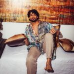 Karan Kapadia Instagram - 📸 - @bharat_rawail 🧥- @priyaaa24 assisted by @bhatiapankti_ ✍️- @vishu.raj.put 🧔🏻- @vikramaj85_hair