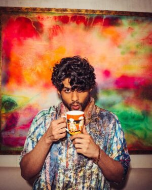 Karan Kapadia Instagram - 📸 - @bharat_rawail 
🧥- @priyaaa24 assisted by @bhatiapankti_ 
✍️- @vishu.raj.put
🧔🏻- @vikramaj85_hair