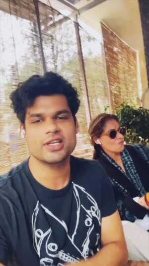 Karan Kapadia Instagram - Tere Bina is out now and streaming on all platforms so in celebration I had to make a reel with a very special cameo. Hope you guys enjoy the song and please like , share , comment and subscribe. The video is out on the TheLotusEaters YouTube page as well as my own channel called Karan Kapadia.Huge shout out to @riminique & @sushilbawa for lending their incredible voices to this track. Adam Jai Malvi for the instrumental and @worldoftodu for the incredible mix. Link to full song in bio.
#terebina#newsingle#outnow#hiphop#rap#song#songwriting