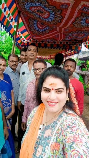 Karate Kalyani Padala Instagram - Maa అమ్మ పుట్టిన ఊరు ప్రగడపుట్టుగా..లో ఆమ్మ సన్ స్నేహితులు నా స్నేహితులు తో సరదగా అమ్మ చలా హ్యాపీ నేను హ్యాపీ 🥰🥰🥰🥰🔥🔥🌹🌹🤗🤗🥳🥳🔥♥️🎉