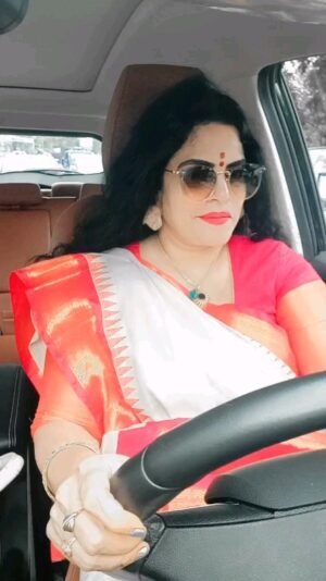 Karate Kalyani Padala Instagram - Car lo ala saradhaga 😍just  thisa ♥️🥰
e pata ni istsmina valu oka comment patandi ok 🤩