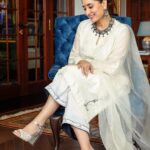Kareena Kapoor Instagram - Newest entrée to my 👠 collection! Get your hands on these beautiful Tower Heels on @fizzygoblet (Link in my bio) #partnercollaboration
