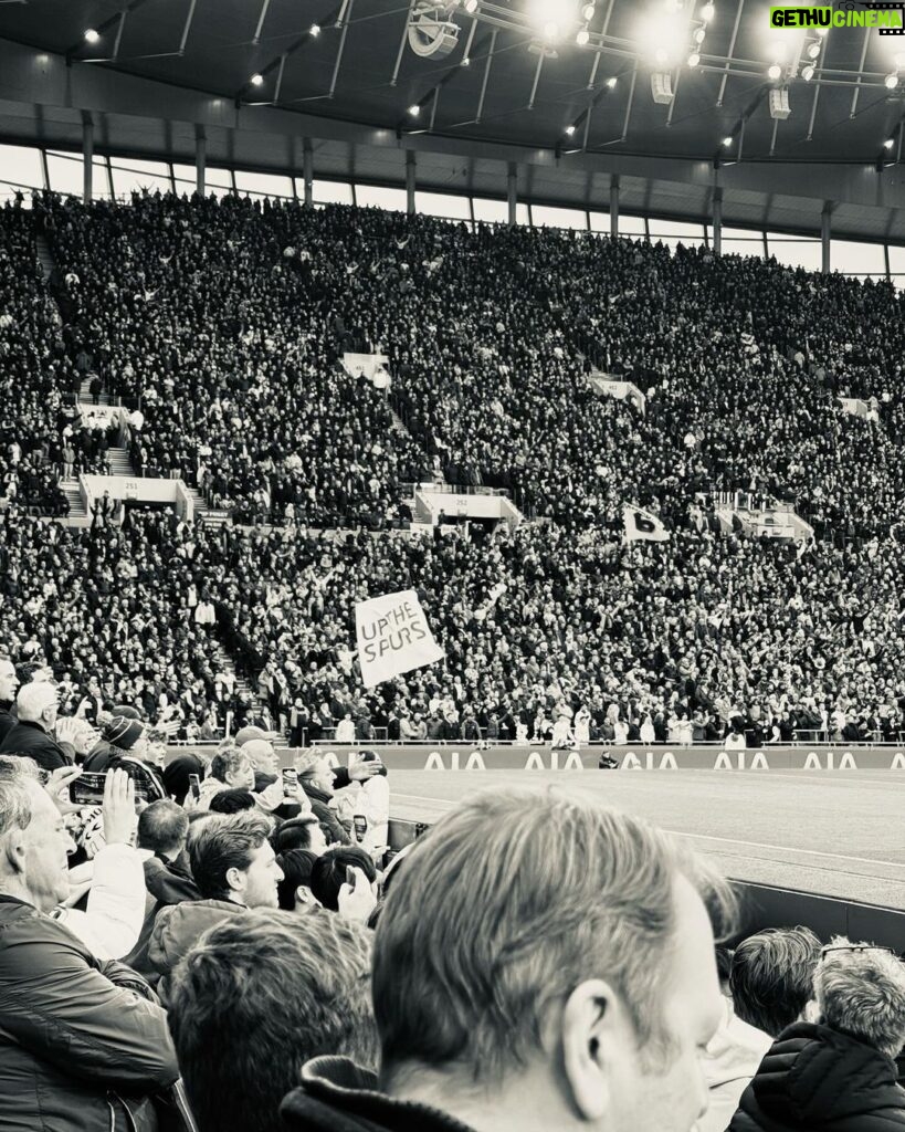 Kareena Kapoor Instagram - 23-12-2023🖤 Tottenham Hotspur Stadium🖤