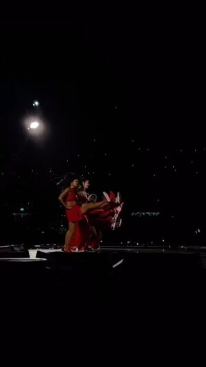 Karen Chuang Instagram - November 13, 2023 :: My first time in Argentina was a dream! Thank you for three electric shows, Buenos Aires ✨ The love and passion you showed us was overwhelming. We felt it and wanted to give it right back! Te amamos ♥️

And big love to Sebastian (@sebastianrojas1904) for this video of one of my favorite moments in 22 with my pal Sam from night three at River Plate Stadium 🥰 

#buenosaires #argentina #taylorswift #erastour #tstheerastour #redera #22 #freestyle #dance