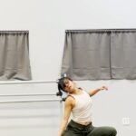 Karen Chuang Instagram – April 7, 2023 :: Made up a quick phrase to one of my favorite tracks from Cruza during some in studio playtime. Name of the game is oozie spirals. 

🎶: “Seltzer” by Cruza (@cruzafied)
📍: Elements Dance Space 

#dance #contemporarydance #danceinla #contemporarychoreography #femalechoreographer #asianchoreographer #cruza #seltzer