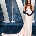 Karen Gillan Instagram - Vanity Fair Oscar party Dress of dreams @delcoreofficial Styling @rebeccacorbinmurray Hair @benskervin Make up @mollyrstern