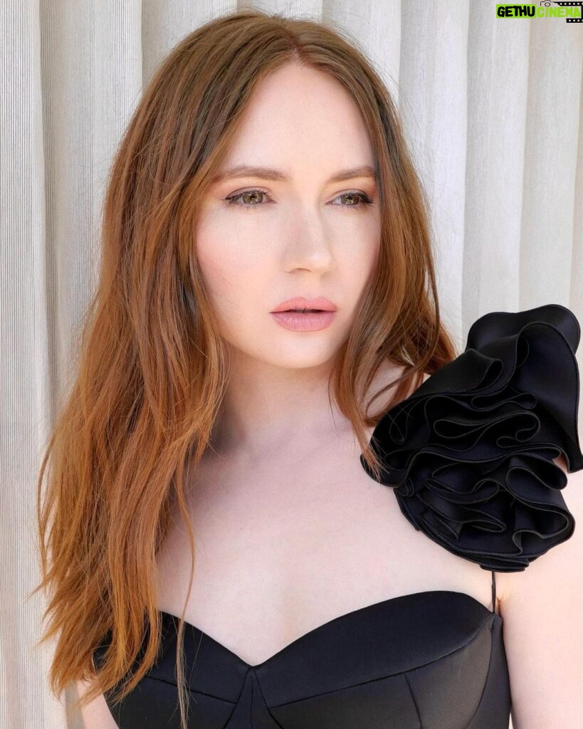 Karen Gillan Instagram - The Bubble press has begun!! April 1st on @netflix #thebubblemovie Styling @rebeccacorbinmurray Hair @bobbyeliot Make up @jennakristina Los Angeles, California