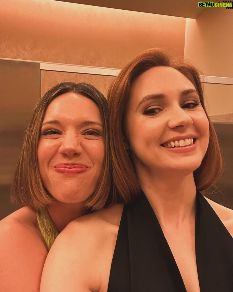 Karen Gillan Instagram - What we do in the bathrooms… …of award shows. @katieparkerpics Hair @bykileyfitz Make up @fionastiles Style - story time! I left it to the last minute and had NO outfit to wear but @jessicaclements came to the rescue! She pulled this amazing dress for me from her wardrobe…everyone needs a friend as stylish as Jess. ❤️ Los Angeles, California