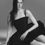 Karen Gillan Instagram - @fault_magazine Photographer / Creative Director / Producer: @raenbadua Stylist: @lucakingston @thewallgroup Hairstylist: @bobbyeliot Makeup Artist: @ninapark 1st Photo Assistant: @mlmc_tmp 2nd Photo Assistant: @vincent_madero Style Assistants: @nataliescec @chicanojimbo Hair Assistant: @selina.boon.beauty Studio: @goinspire.studio Studio Manager: @jonahcgozlan