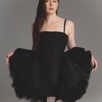 Karen Gillan Instagram - @fault_magazine Photographer / Creative Director / Producer: @raenbadua Stylist: @lucakingston @thewallgroup Hairstylist: @bobbyeliot Makeup Artist: @ninapark 1st Photo Assistant: @mlmc_tmp 2nd Photo Assistant: @vincent_madero Style Assistants: @nataliescec @chicanojimbo Hair Assistant: @selina.boon.beauty Studio: @goinspire.studio Studio Manager: @jonahcgozlan