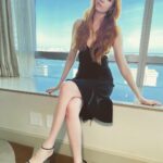 Karen Gillan Instagram - It’s a VB Miami moment… #guardiansofthegalaxyvol3 OUT NOW PEOPLE @victoriabeckham Styling @rebeccacorbinmurray Hair @thedavidcruz Make up @kaleteter Miami, Florida