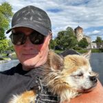 Kari Hietalahti Instagram – Hometown 🤴🏻 Olavinlinna 🏰…and tired senior.
•
#olavinlinna #olavinlinnacastle #kenraalipancho #savonlinna #savonlinnanoopperajuhlat #chihuahualife🐾 Olavinlinna Castle