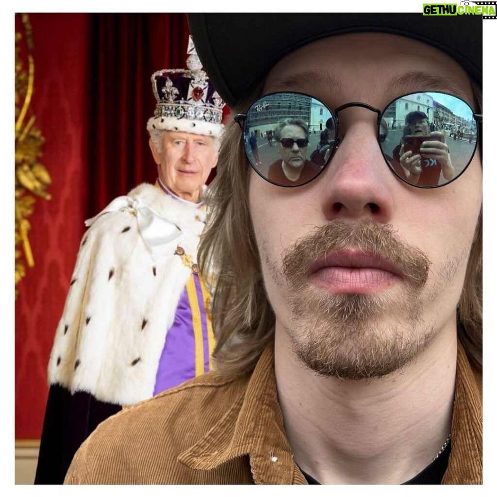 Kari Hietalahti Instagram - Photobombing 👀Long Live King Charles 3rd 🤴🏻 …with @sakari_hietalahti & @tommi_tapio_harkonen • #kingcharles3rd🤴🏻🇬🇧👑 #photobombed #photobombing #longlivetheking Tower Bridge, London