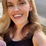 Kari Wahlgren Instagram - Hi @collegestationcomiccon! Looking forward to seeing you all this weekend! You bring cool stuff to sign, and I’ll bring coffee!😆🤪 See you soon!!
