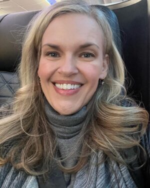 Kari Wahlgren Instagram - Heading your way, Pennsylvania! 💗 @scifivalleycon 

#voiceover #cartoons #videogames #anime