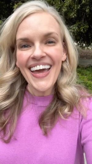 Kari Wahlgren Instagram - I’m traveling! ✈️ For the first time in a YEAR, I’ll be attending a convention — June 9 - 11 in Altoona, PA for @scifivalleycon. 

See you there! 💗

#voiceover #cartoons #anime #videogames #convention