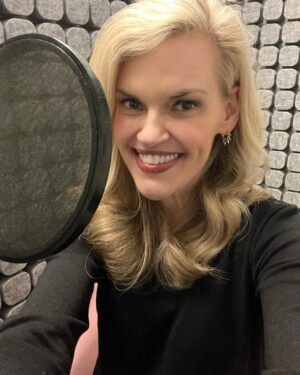 Kari Wahlgren Instagram - Let’s start off this week strong. You can do it! 💗

#mondaymotivation #behindthescenes #voiceover #voiceactor