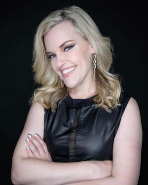 Kari Wahlgren Instagram - Who’s ready? Starting the countdown for a live stream signing with all of you! 💗

Check the link in my profile for all the details. 

#mortalkombat #autograph #signing #mileena #kitana #mk1 #streamily