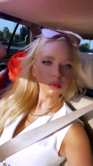 Karin Brauns Instagram - BTS Last Day

#podcast #podcastshow #interview #art #artist #la #actor #iheartmedia #popart #bts #life #wee