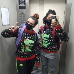 Karine Silva Instagram - Oque dizer dessa mulher?

Guerreira
Batalhadora
Amiga
Modelo nas horas vagas
É brabona .. mas chora assistindo desenho e filme de natal.
Determinada
Mamãe de pet🐶🐶❤️
A loca do natal hahaha
Ama um Dorama
Esporte não é com ela..
Mas está sempre na academia me fazendo companhia 😍
Planta.. como ama uma plantas gente 😍
Felicidades meu amor.. que Deus te abençoe hoje e sempre!!
Eu peço a Deus que essa data se repita por mais mil anos e claro ao meu lado né gata hahah
Eu e as nenéns desejamos que seu dia seja maravilhoso assim como você é em nossas vidas Tamaravilhosa

Feliz aniversário nhonhonha🥳
Amamos você 💗

@tamarapq